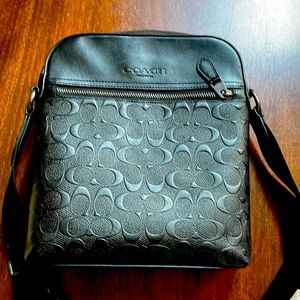 Coach flight crossbody w/guitar strap